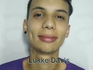 Lukke_Davis