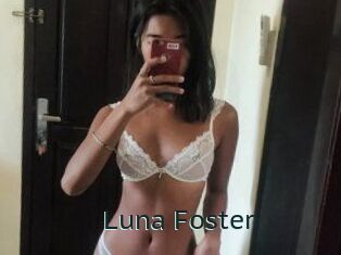 Luna_Foster