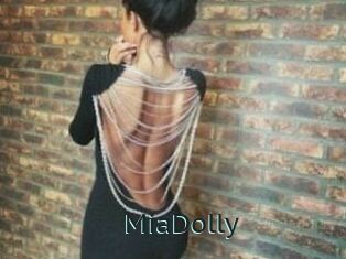 Mia_Dolly